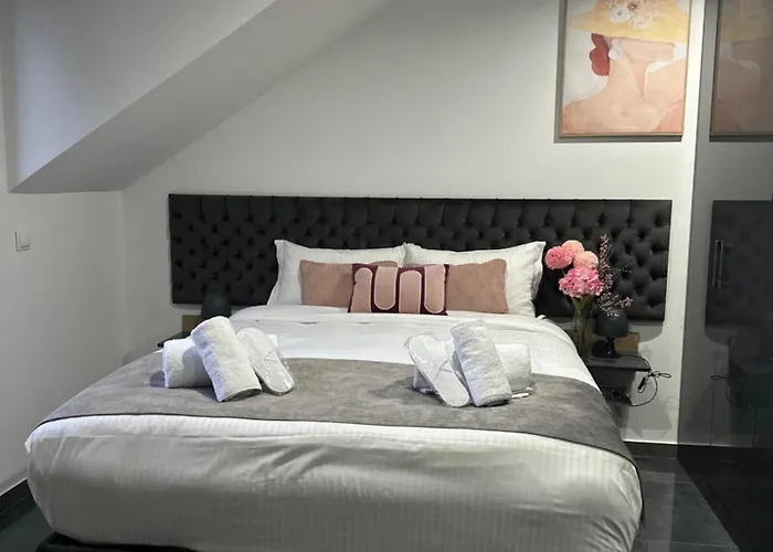 Domaine De Bracheux & Pres De